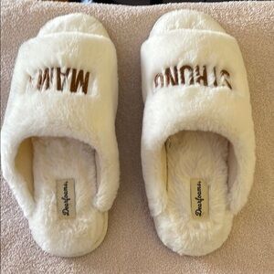 Dearfoams Slippers. “Strong Mama”